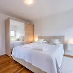 D&j Villa *