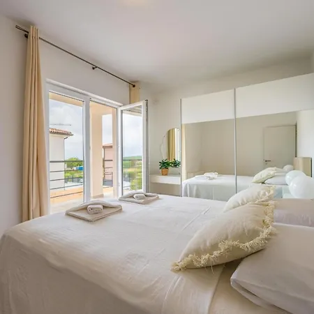 D&j Villa *