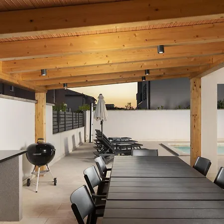 D&j *