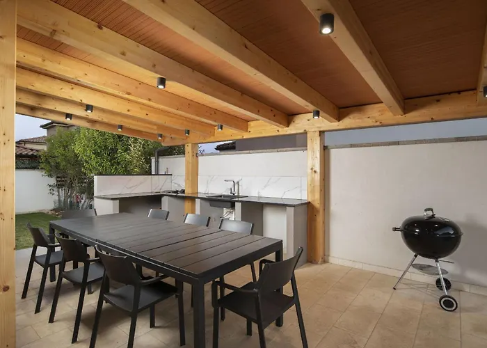 D&j Villa *